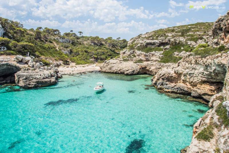 hidden Majorcan coves