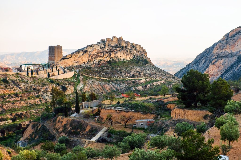 El Castillo de Jijona forma parte de la Ruta de los Castillos de Alicante