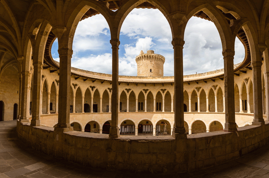 Lernen Sie mehr über die Geschichte Palmas im städtischen Museum im Schloss Bellver.