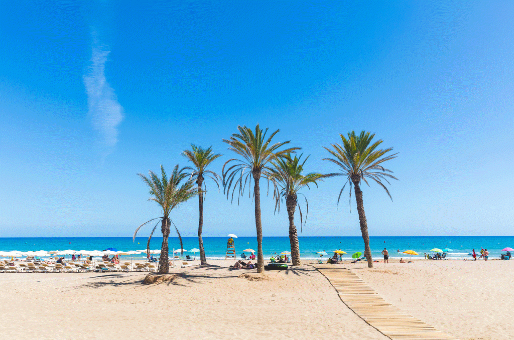 Las playas de Alicante invitan a disfrutar de unas vacaciones en la Costa Blanca
