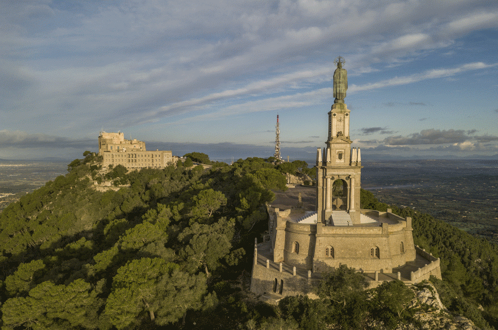 Das Santuari de Sant Salvador ist eins der schönsten Klöster auf Mallorca