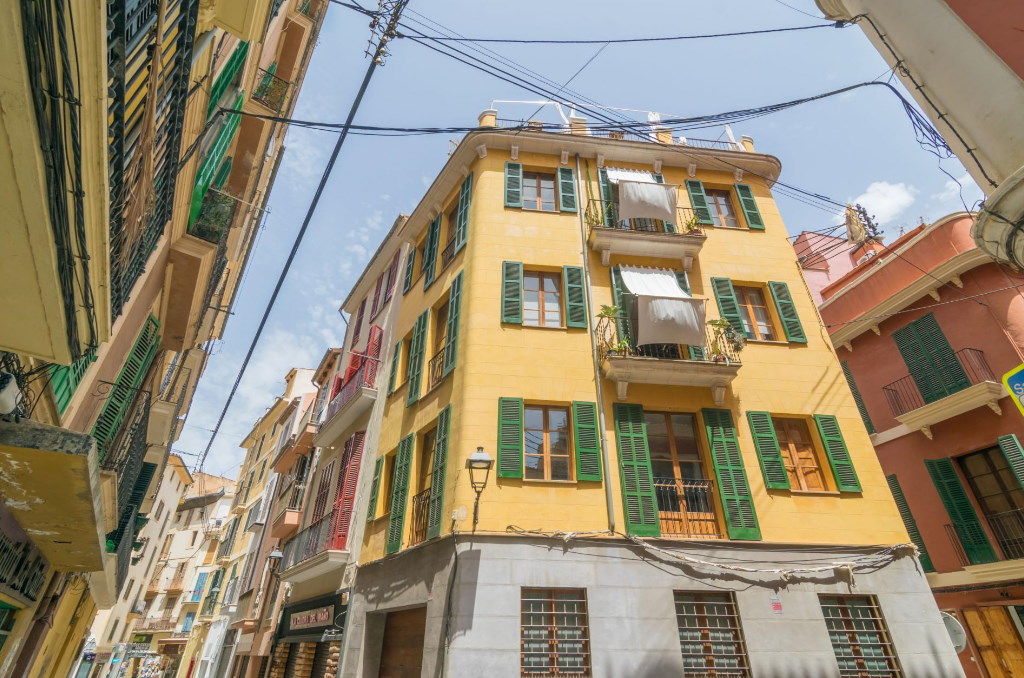 Die Stadtvilla „Miraclet“ in Palma de Mallorca ist eins unsere idealen Ferienhäuser zu Ostern