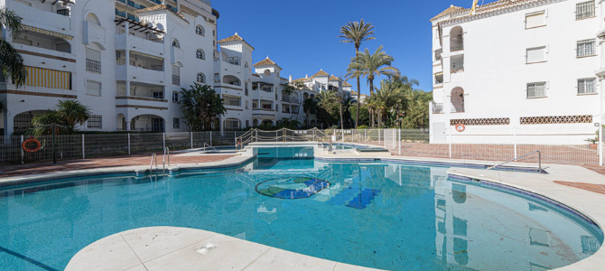 apartamento-vacaciones-malaga-piscina