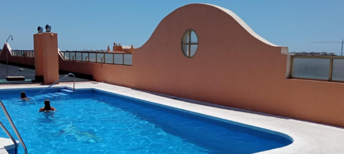 apartamento de vacaciones en málaga con piscina