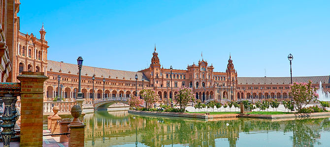 Discovering Seville and its surroundings with a rental car: an unforgettable experience